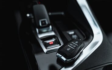 5 Must-Have Car Electronics for Everyday Drivers